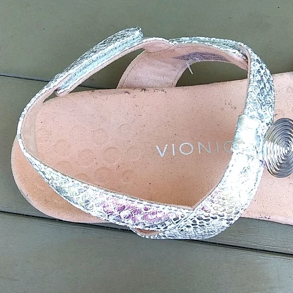 VIONIC Sandals - Picture 4 of 12